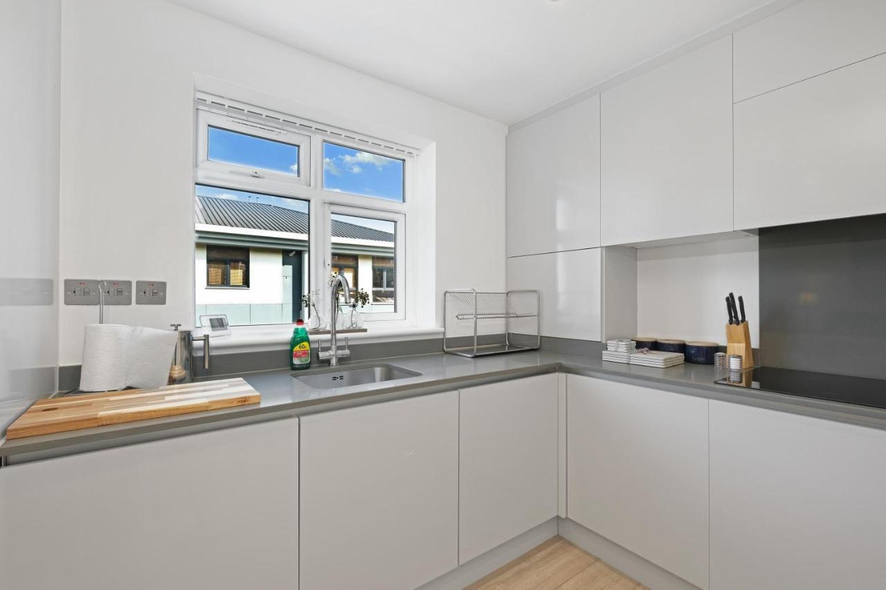St Martins 2 Bedroom Apartments In Ruislip By 360 Stays Extérieur photo