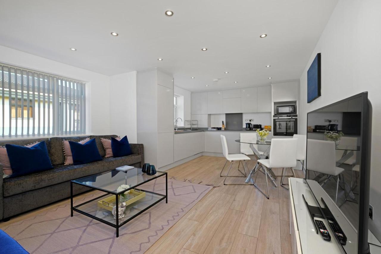 St Martins 2 Bedroom Apartments In Ruislip By 360 Stays Extérieur photo