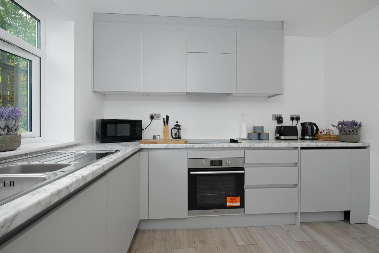 St Martins 2 Bedroom Apartments In Ruislip By 360 Stays Extérieur photo