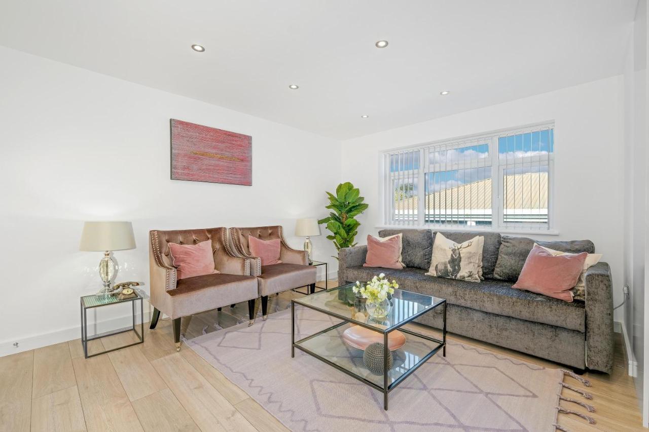 St Martins 2 Bedroom Apartments In Ruislip By 360 Stays Extérieur photo
