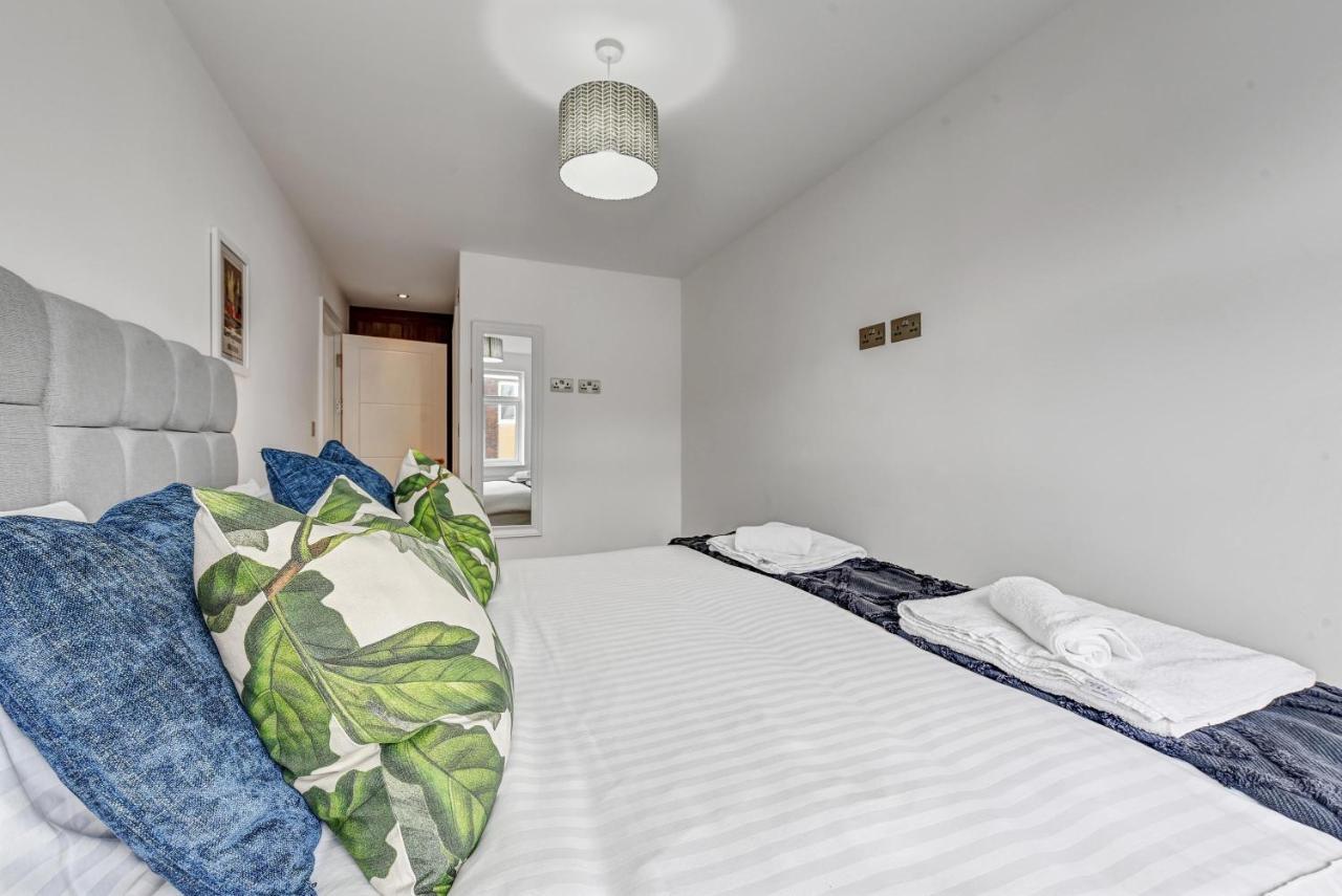 St Martins 2 Bedroom Apartments In Ruislip By 360 Stays Extérieur photo