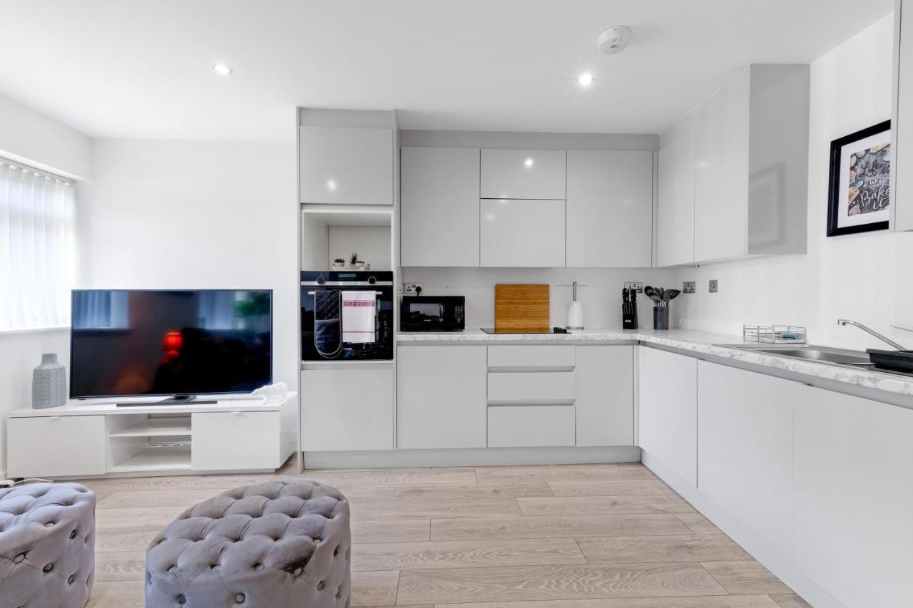 St Martins 2 Bedroom Apartments In Ruislip By 360 Stays Extérieur photo