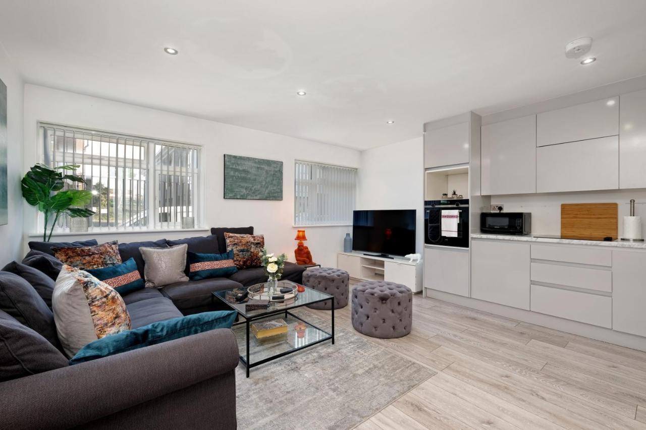 St Martins 2 Bedroom Apartments In Ruislip By 360 Stays Extérieur photo