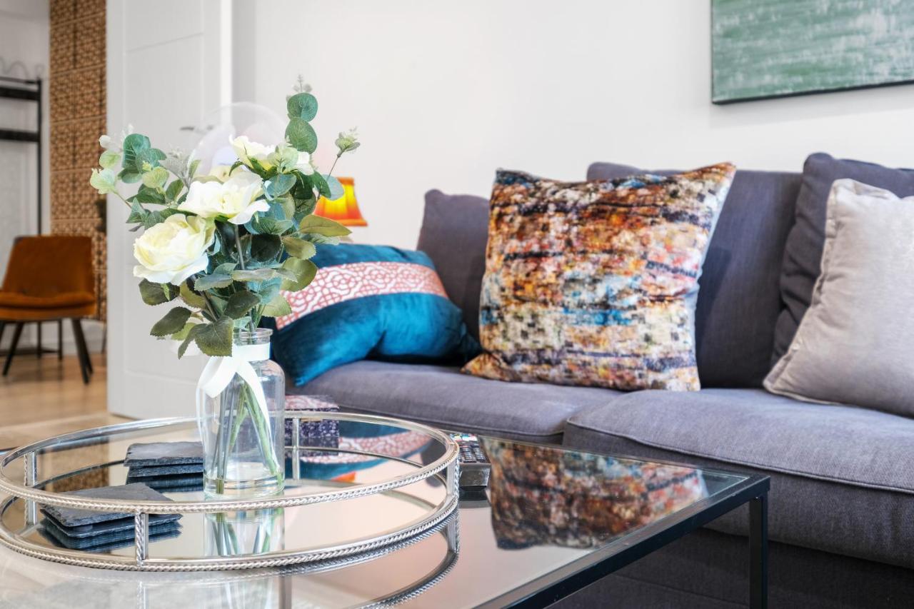 St Martins 2 Bedroom Apartments In Ruislip By 360 Stays Extérieur photo