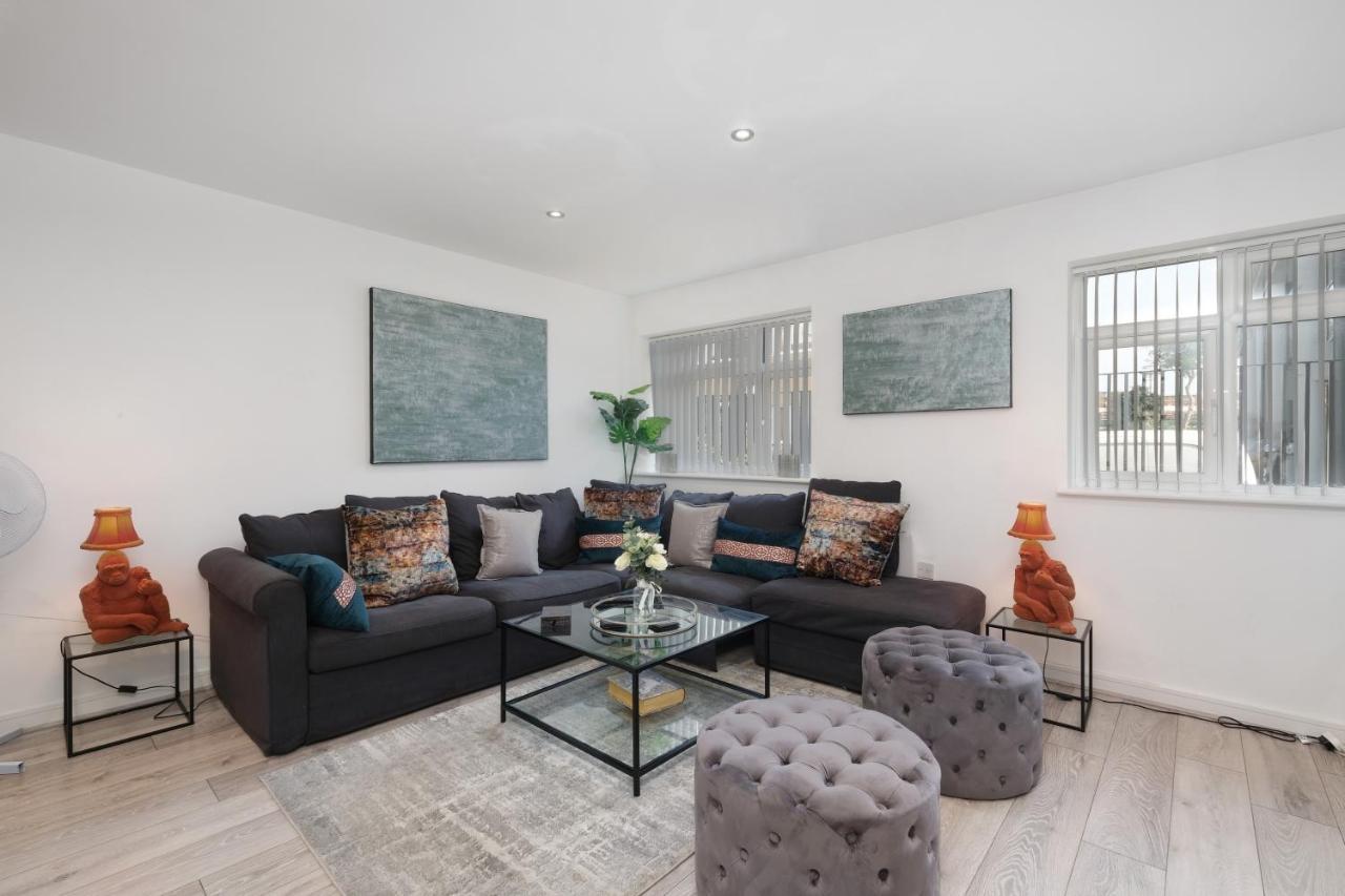 St Martins 2 Bedroom Apartments In Ruislip By 360 Stays Extérieur photo