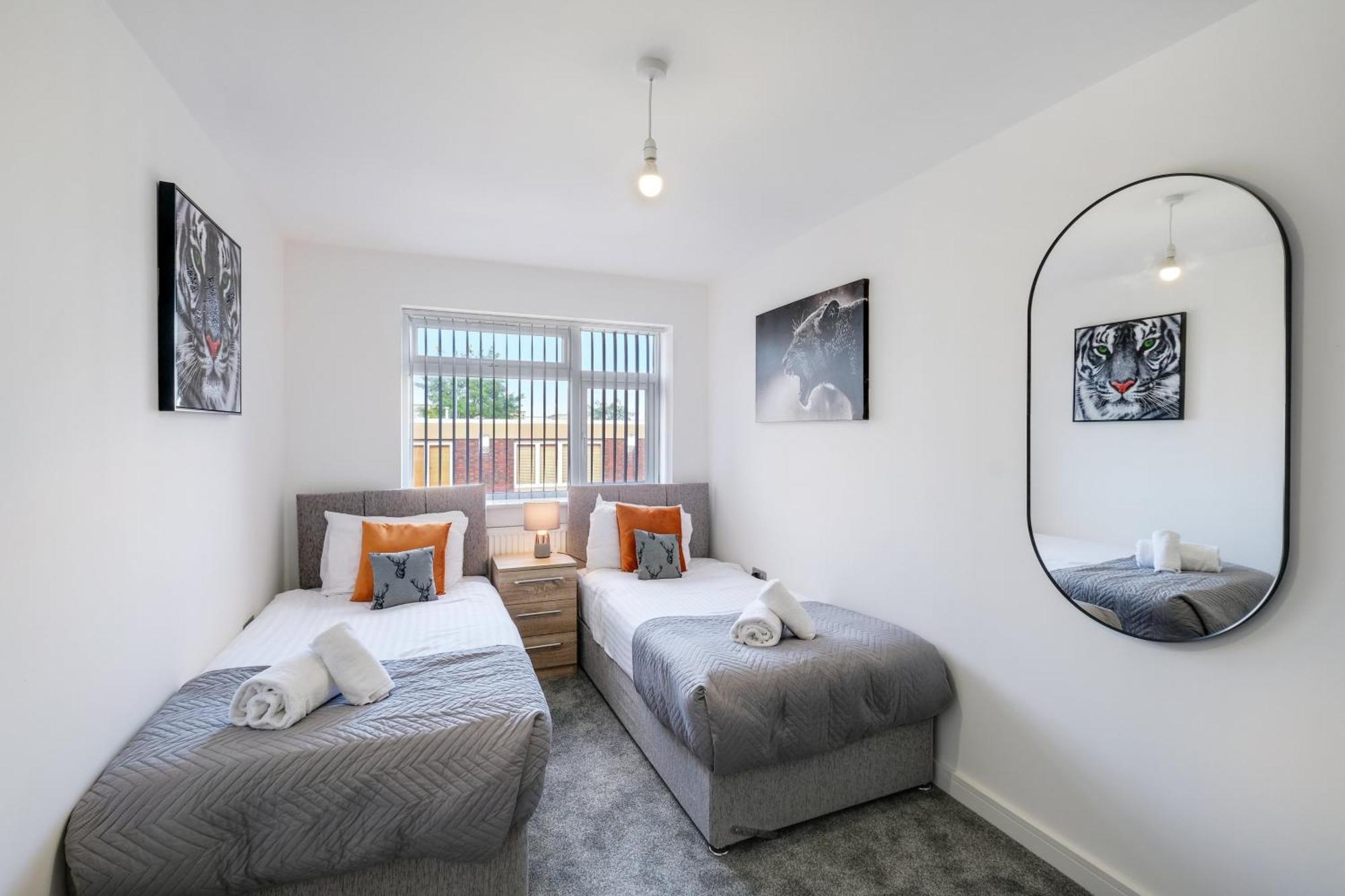 St Martins 2 Bedroom Apartments In Ruislip By 360 Stays Extérieur photo