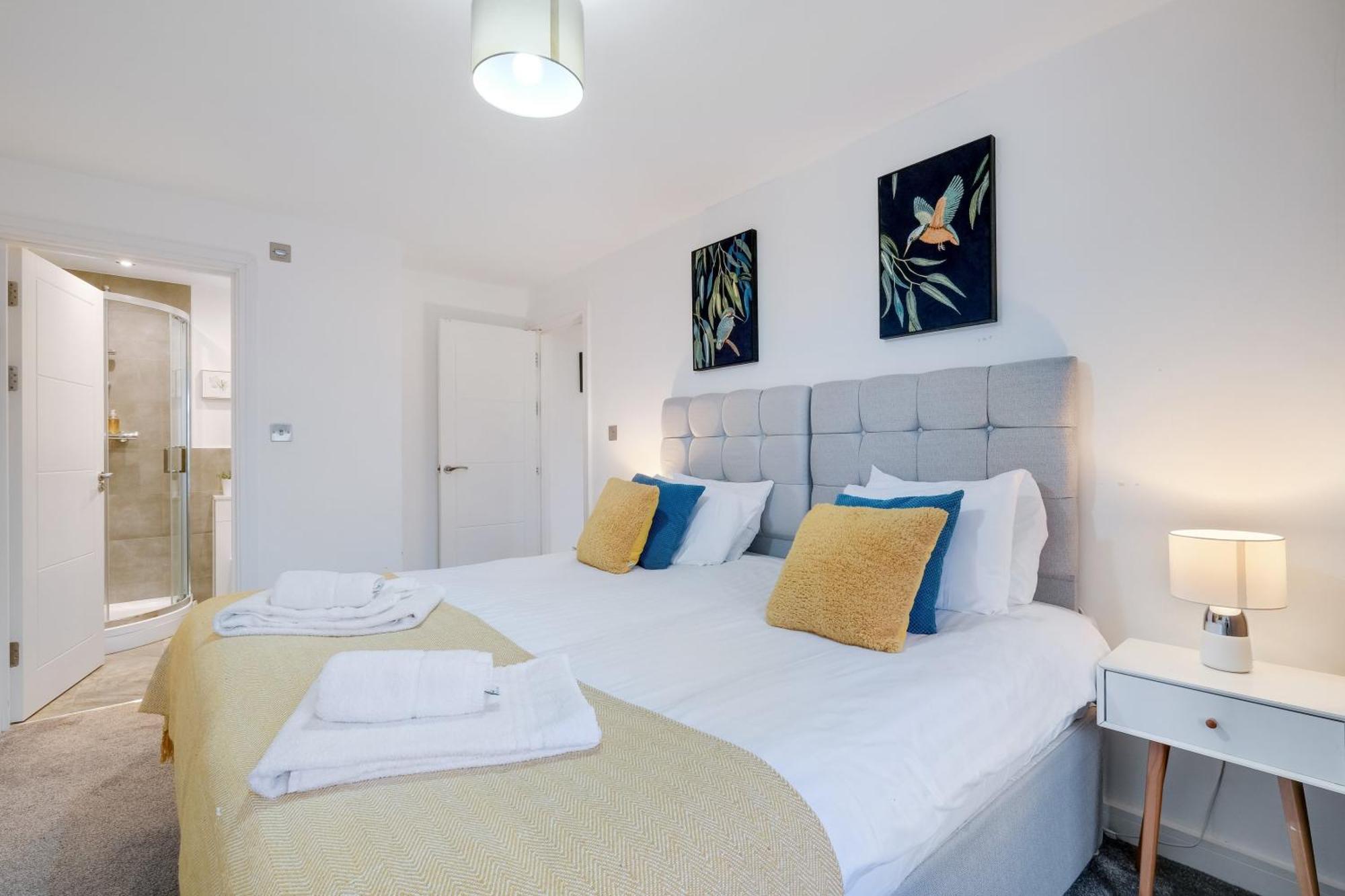 St Martins 2 Bedroom Apartments In Ruislip By 360 Stays Extérieur photo