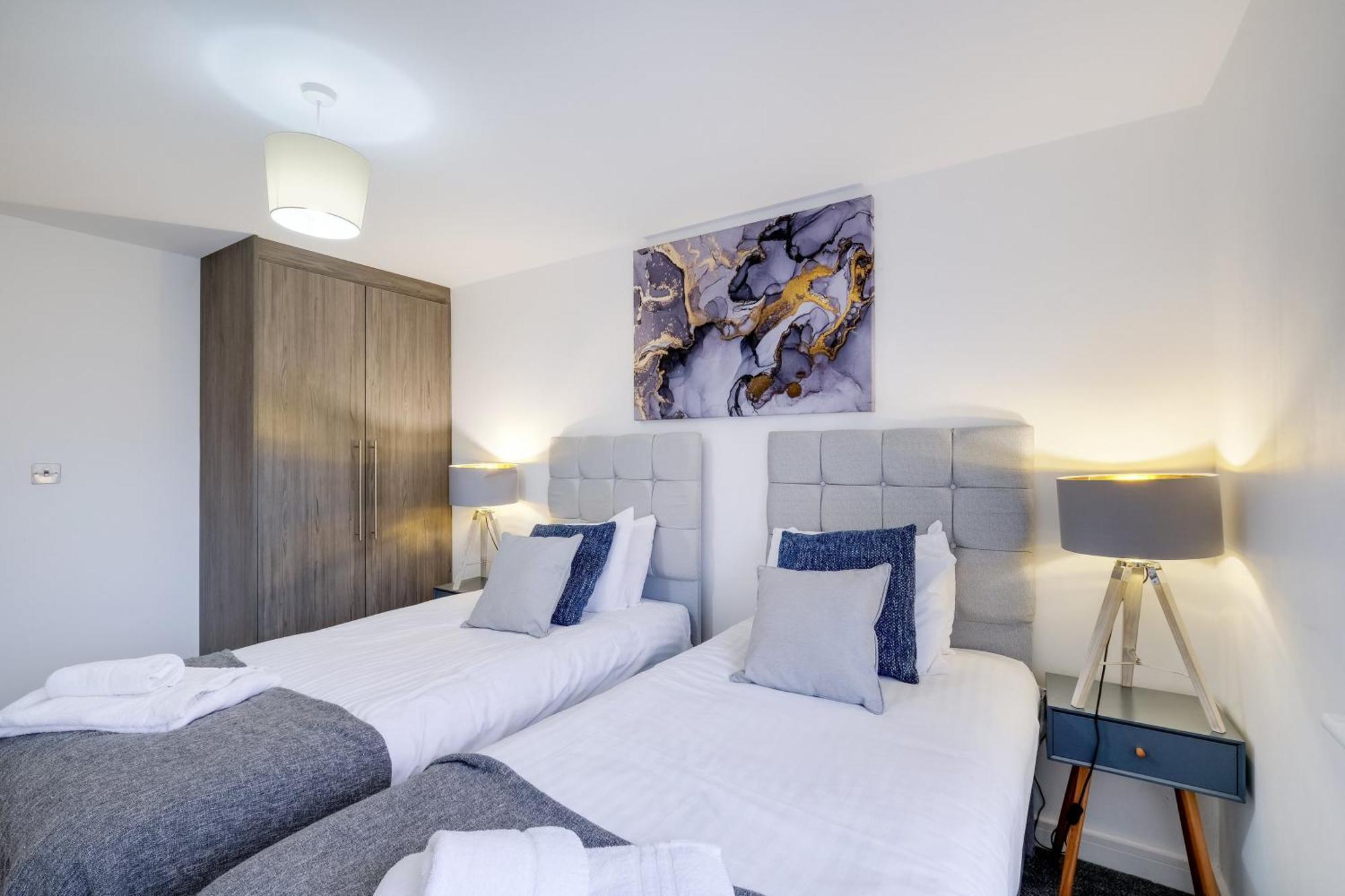 St Martins 2 Bedroom Apartments In Ruislip By 360 Stays Extérieur photo