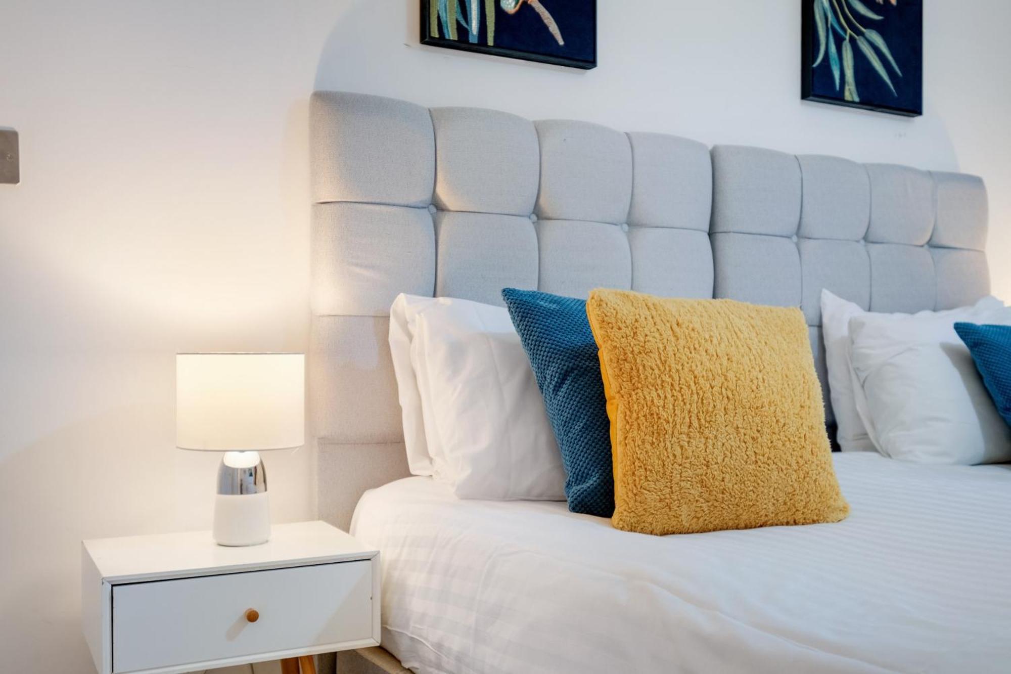 St Martins 2 Bedroom Apartments In Ruislip By 360 Stays Extérieur photo